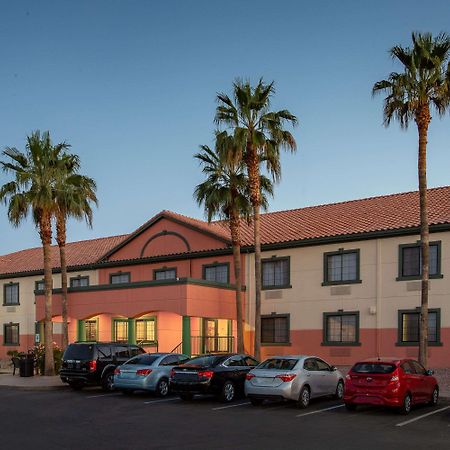 Baymont By Wyndham Phoenix I-10 Near 51St Ave Εξωτερικό φωτογραφία