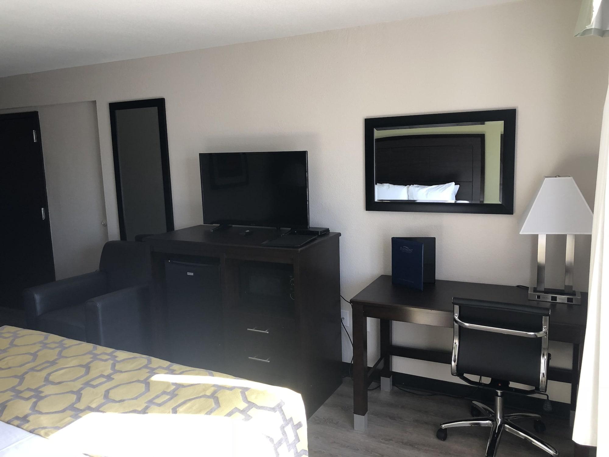 Baymont By Wyndham Phoenix I-10 Near 51St Ave Εξωτερικό φωτογραφία