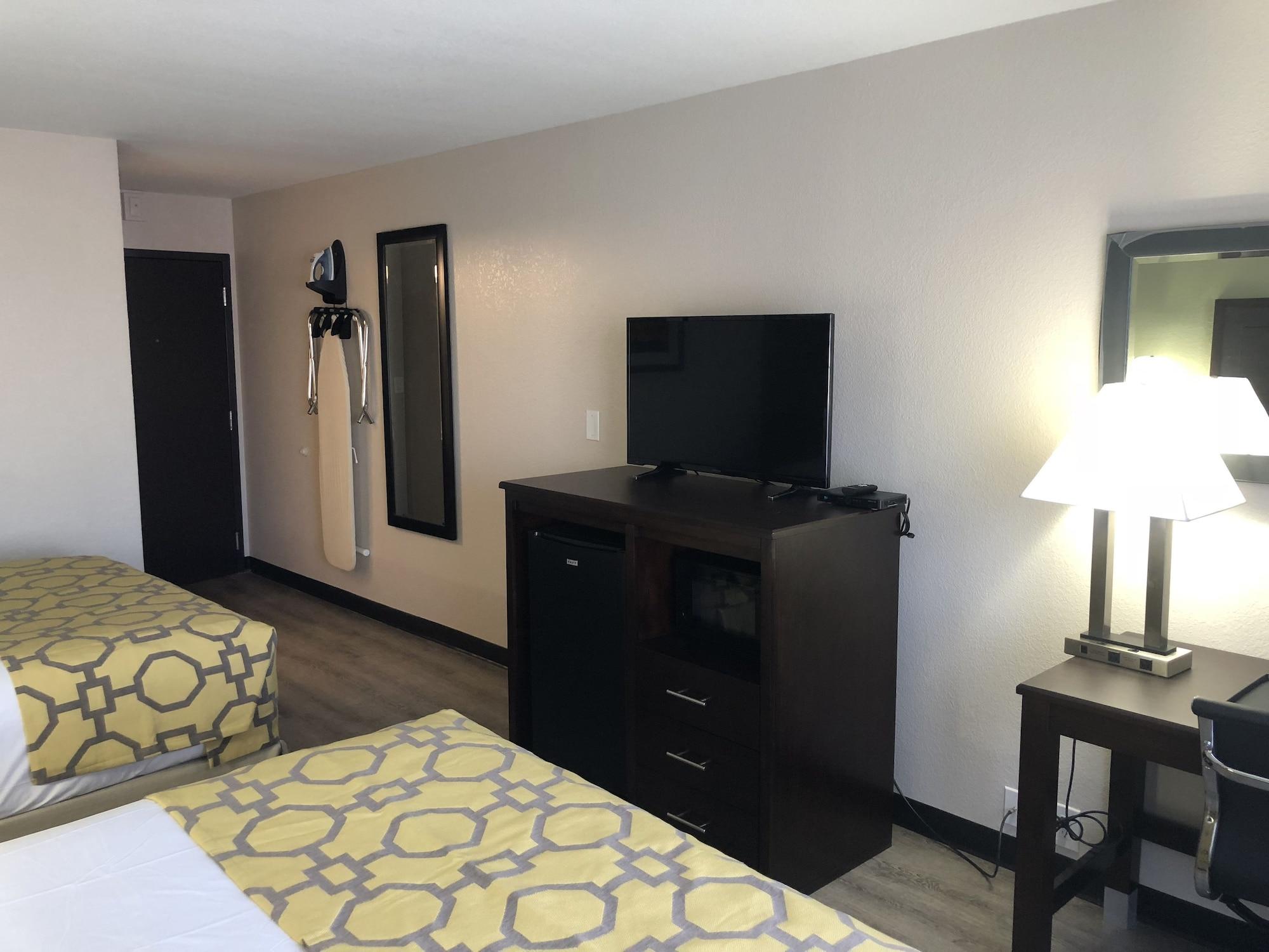Baymont By Wyndham Phoenix I-10 Near 51St Ave Εξωτερικό φωτογραφία