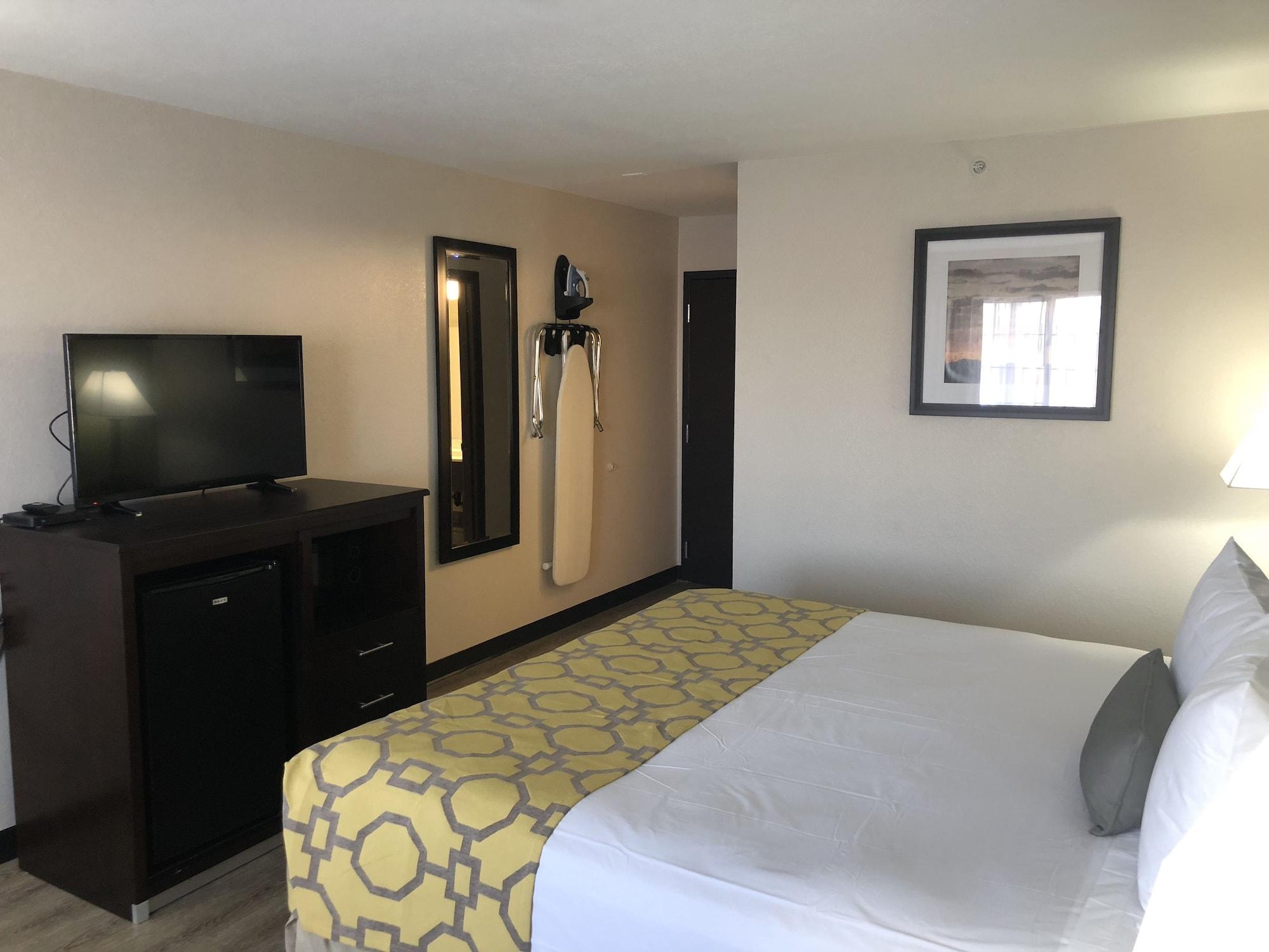 Baymont By Wyndham Phoenix I-10 Near 51St Ave Εξωτερικό φωτογραφία