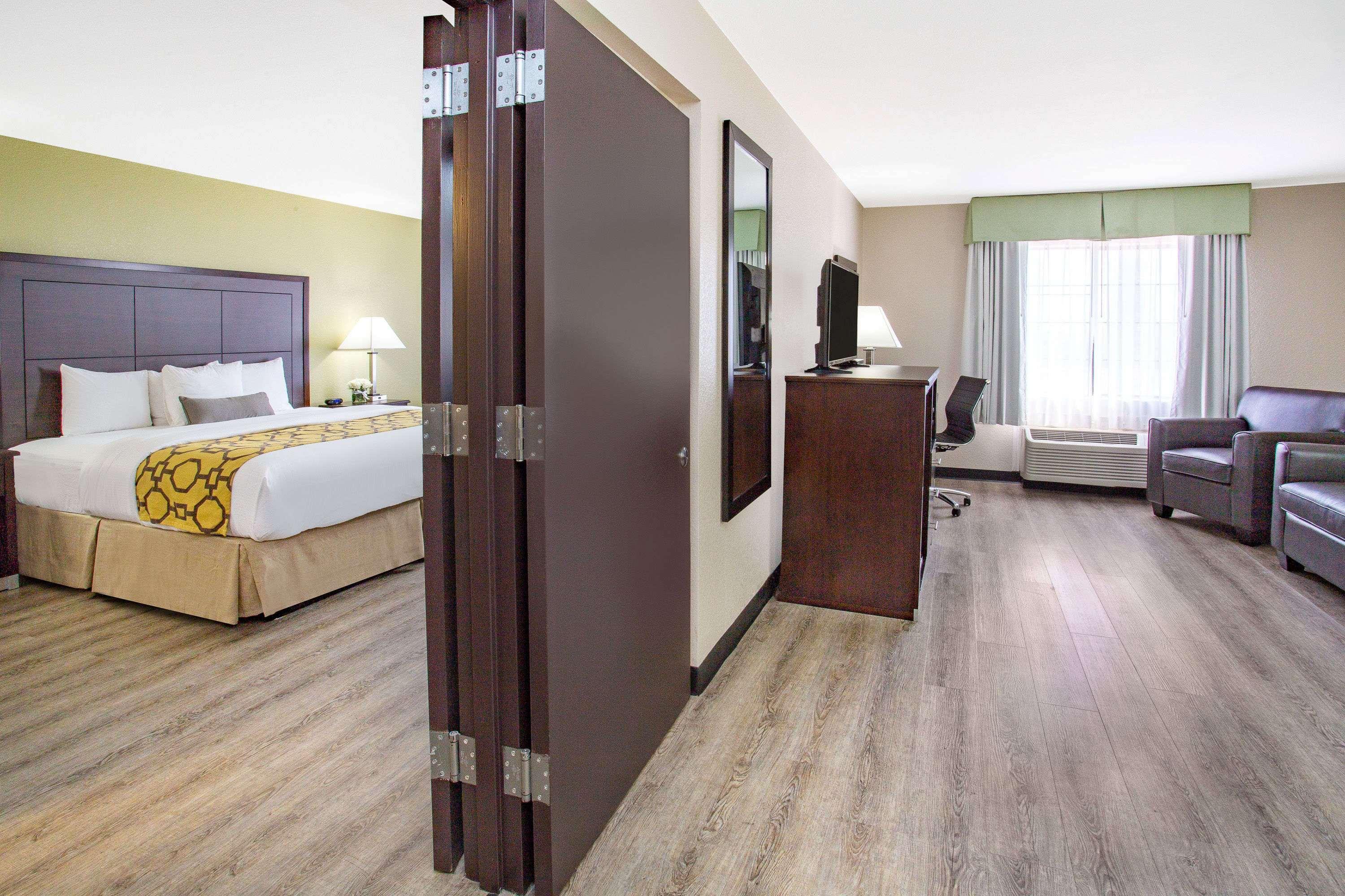 Baymont By Wyndham Phoenix I-10 Near 51St Ave Εξωτερικό φωτογραφία