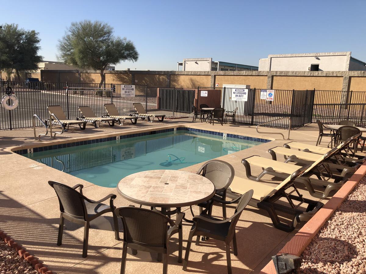 Baymont By Wyndham Phoenix I-10 Near 51St Ave Εξωτερικό φωτογραφία