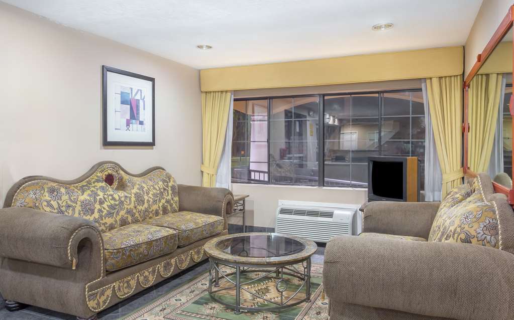 Baymont By Wyndham Phoenix I-10 Near 51St Ave Εσωτερικό φωτογραφία