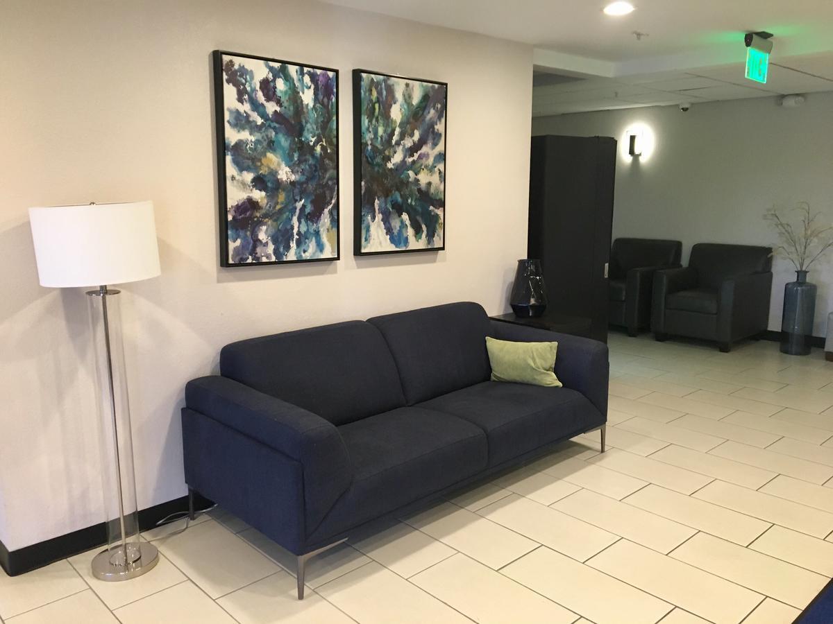 Baymont By Wyndham Phoenix I-10 Near 51St Ave Εξωτερικό φωτογραφία
