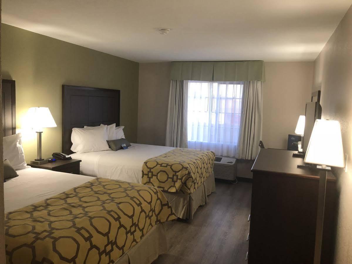 Baymont By Wyndham Phoenix I-10 Near 51St Ave Εξωτερικό φωτογραφία